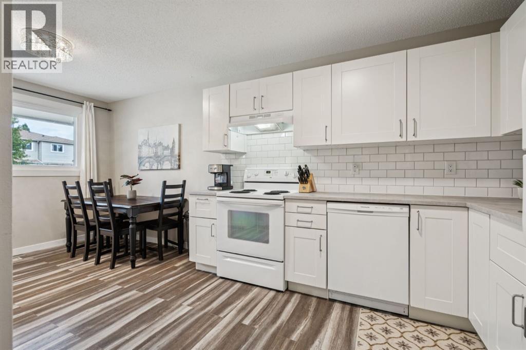 Single Family House for Sale in N  Lynnview Road SE Ogden Calgary 