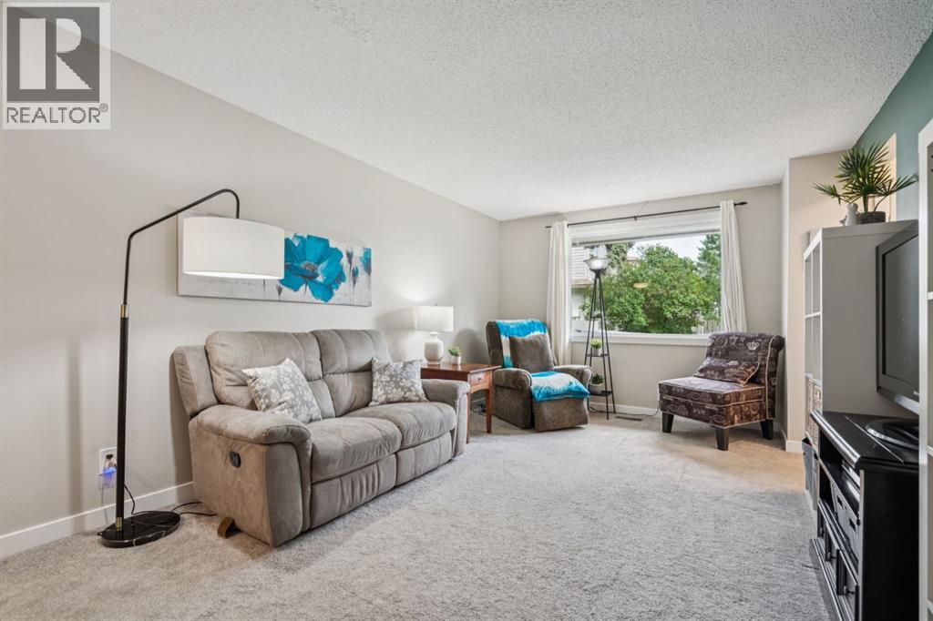 Single Family House for Sale in N  Lynnview Road SE Ogden Calgary 