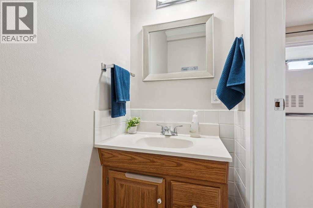 Single Family House for Sale in N  Lynnview Road SE Ogden Calgary 