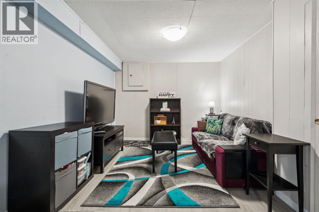 Single Family House for Sale in N  Lynnview Road SE Ogden Calgary 