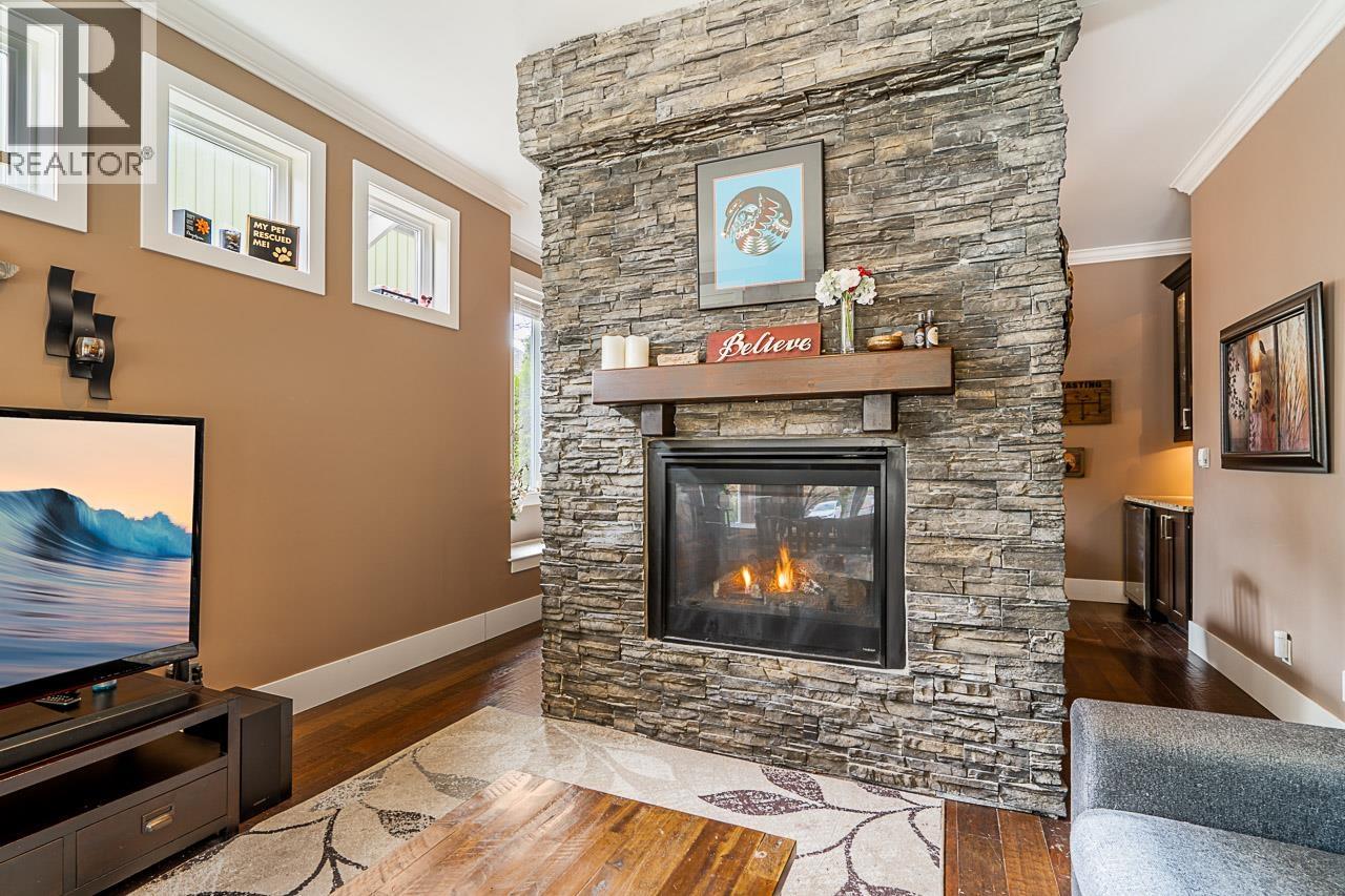 3 1355 DEPOT ROAD, Squamish