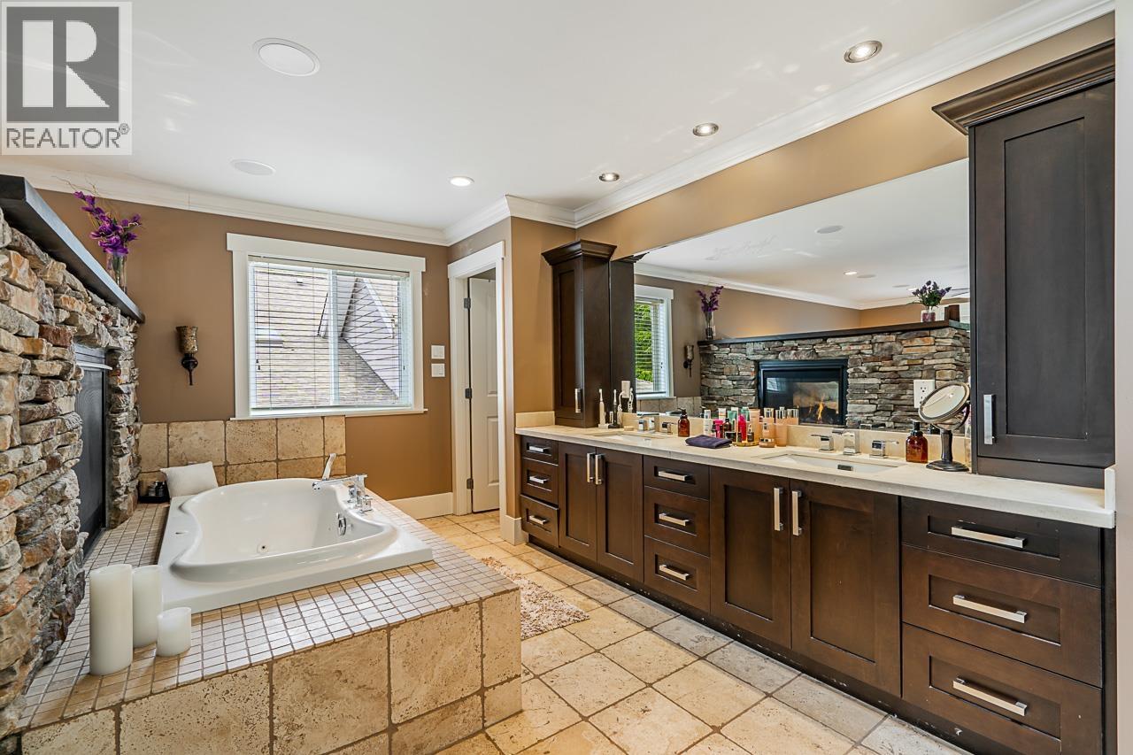 3 1355 DEPOT ROAD, Squamish