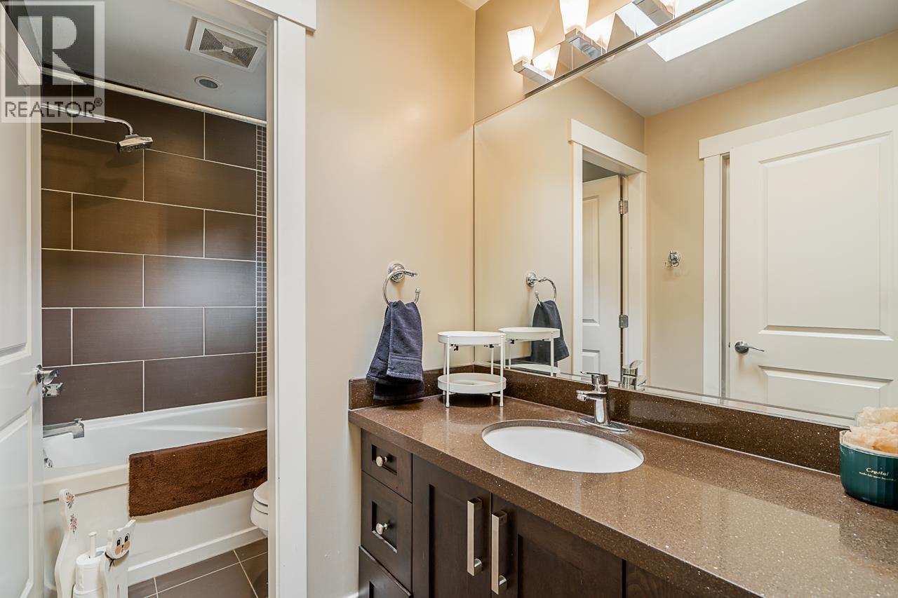 3 1355 DEPOT ROAD, Squamish