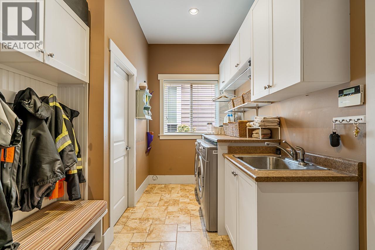 3 1355 DEPOT ROAD, Squamish