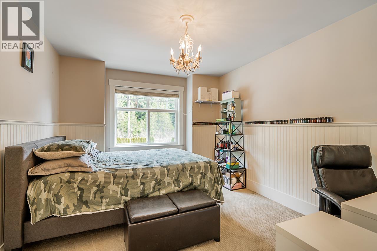 3 1355 DEPOT ROAD, Squamish