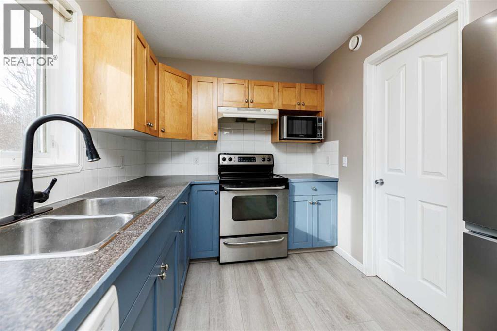 74 Elana Crescent, Lacombe