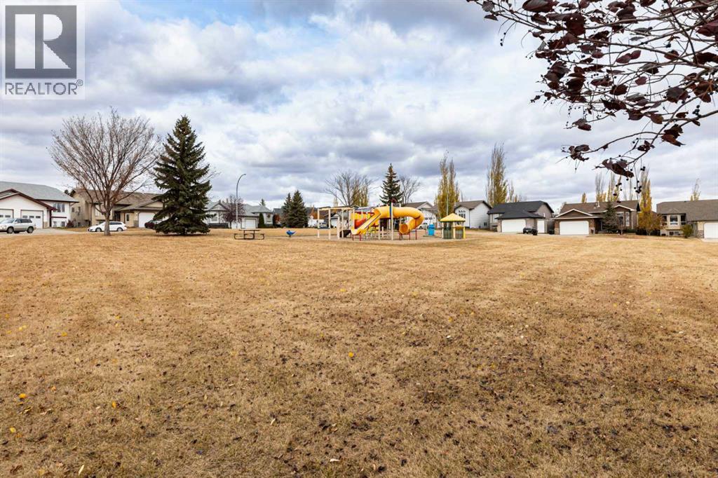 74 Elana Crescent, Lacombe