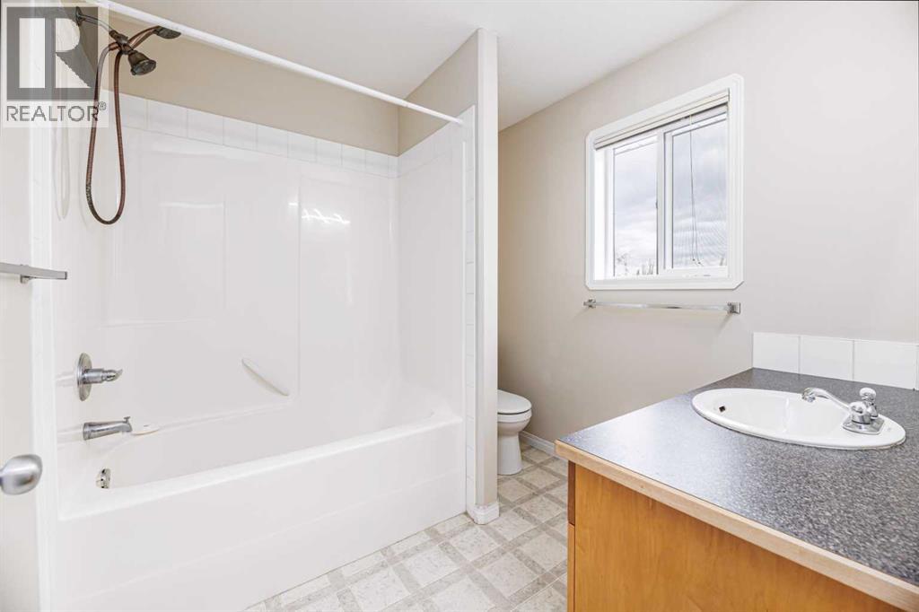 74 Elana Crescent, Lacombe