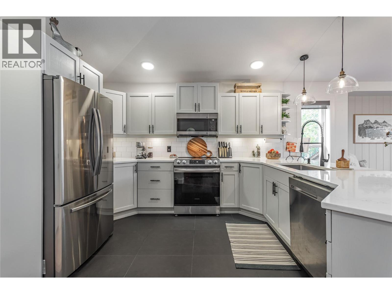  2004 Bernau Court, Lake Country