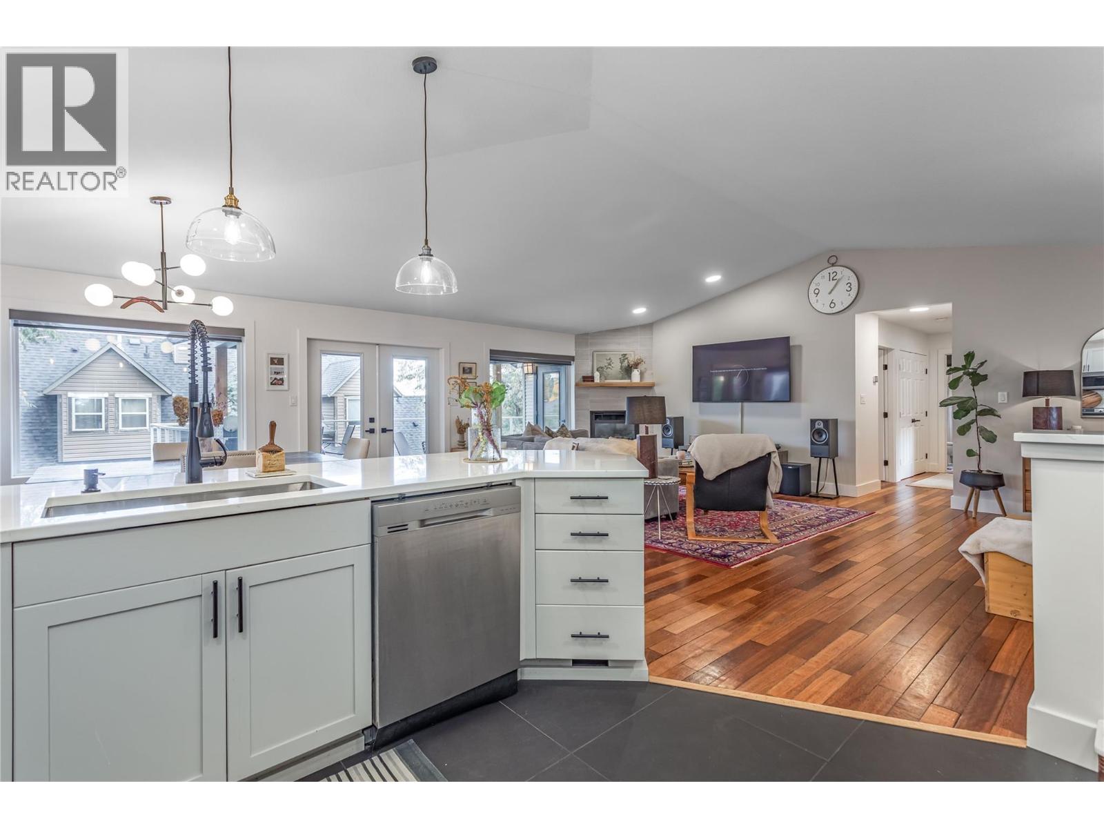  2004 Bernau Court, Lake Country