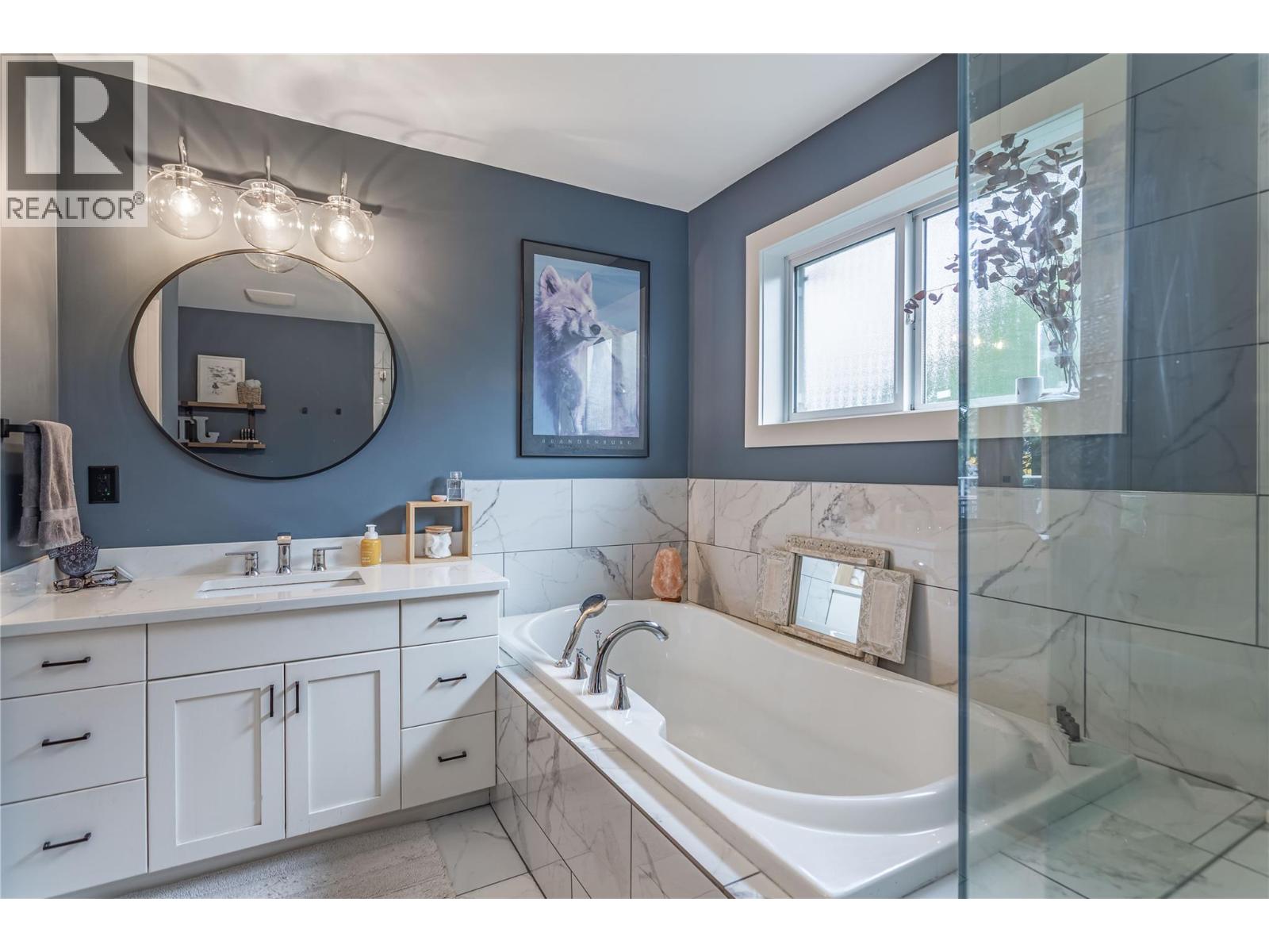  2004 Bernau Court, Lake Country