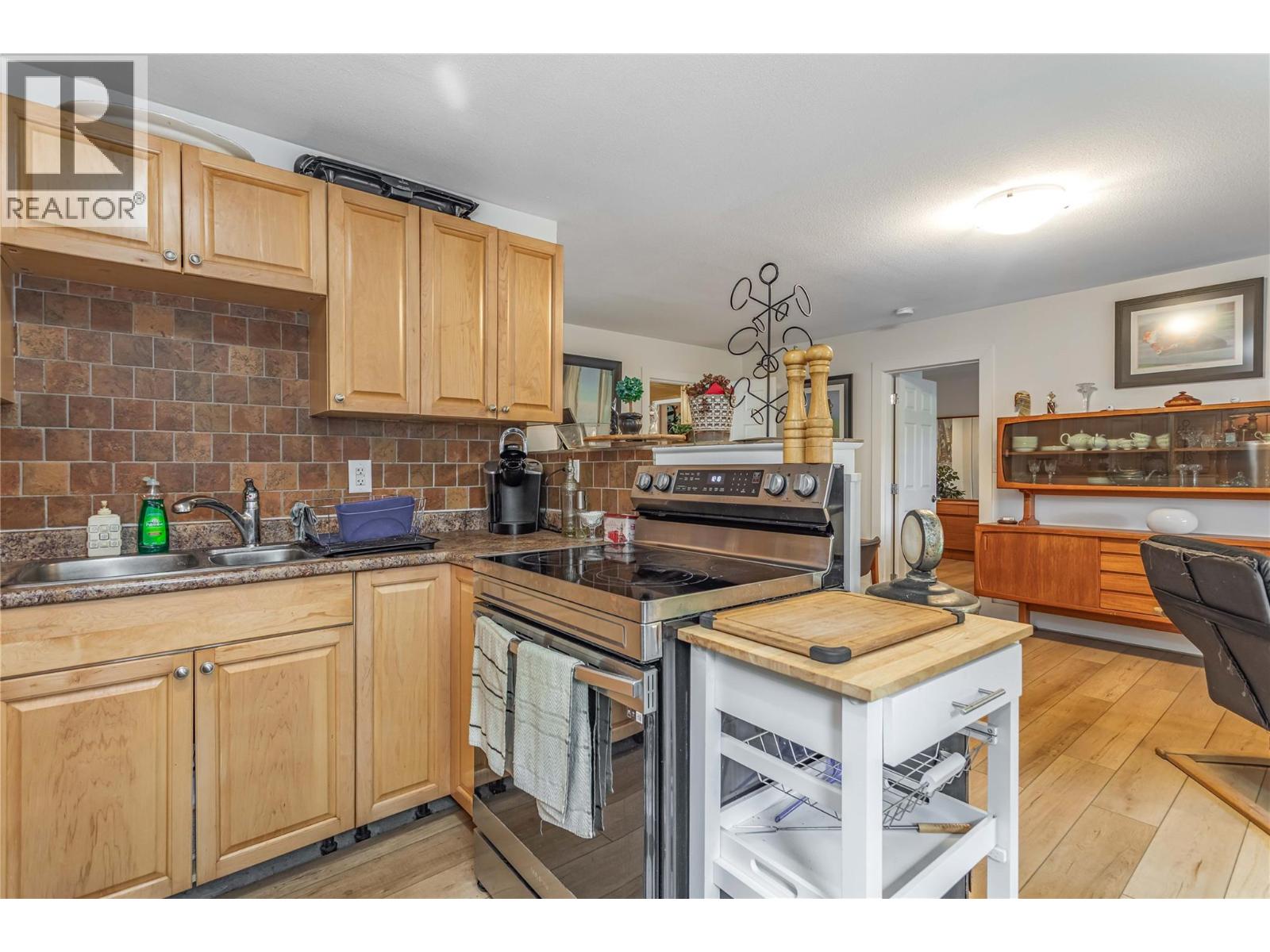  2004 Bernau Court, Lake Country