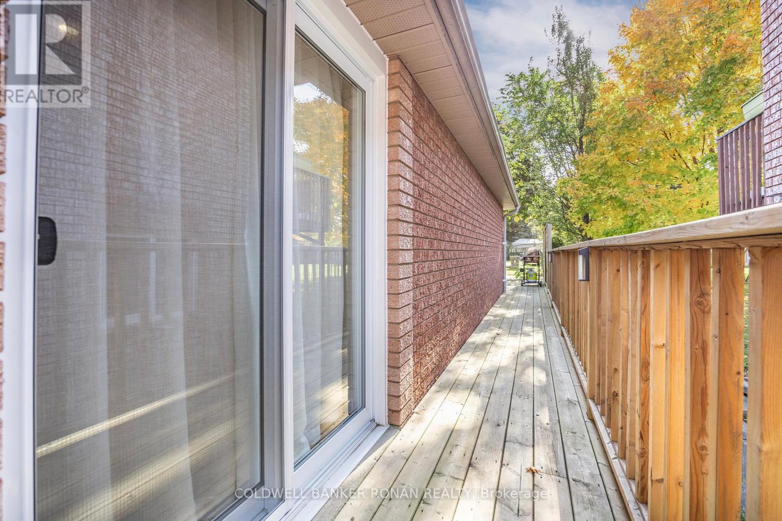 Single Family House Raised bungalow for Sale in  FERGUSON DRIVE Barrie (Northwest) 