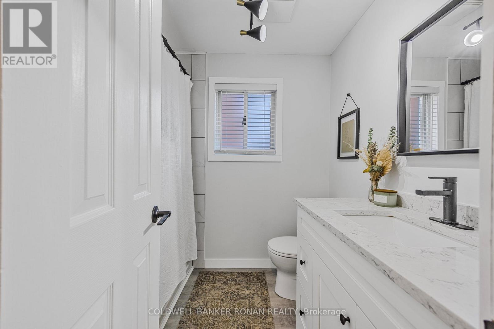 Single Family House Raised bungalow for Sale in  FERGUSON DRIVE Barrie (Northwest) 