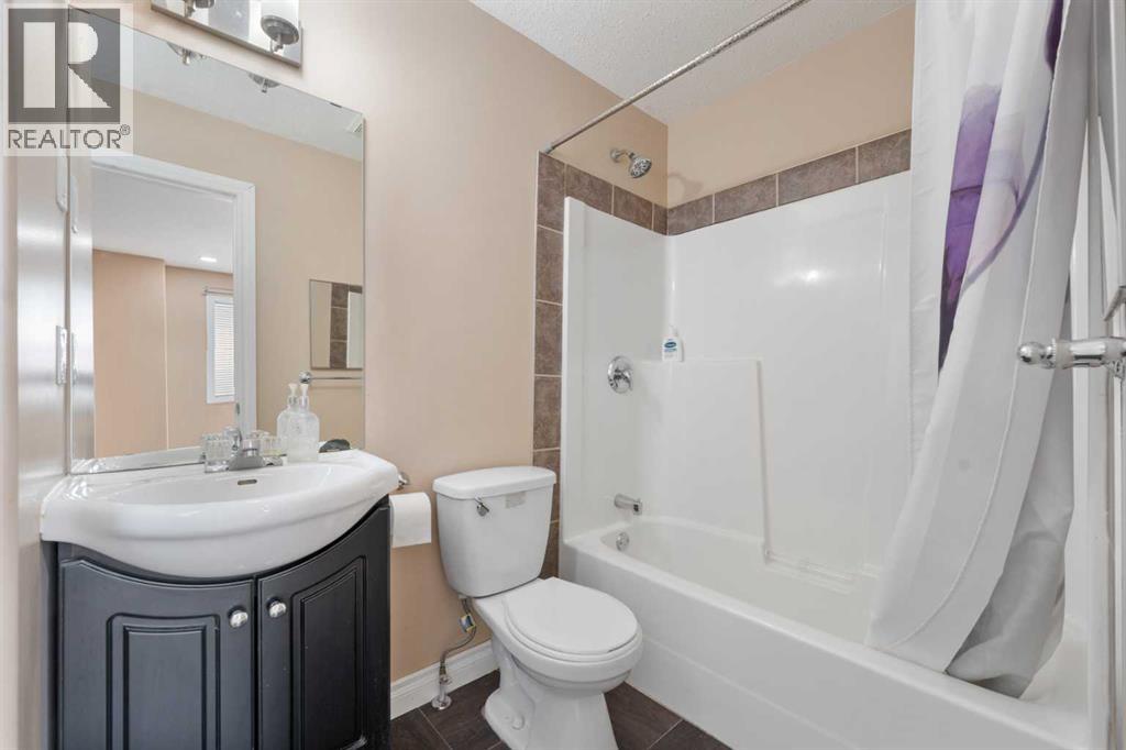 Single Family House Bi-level for Sale in  Tarawood Place NE Taradale Calgary 