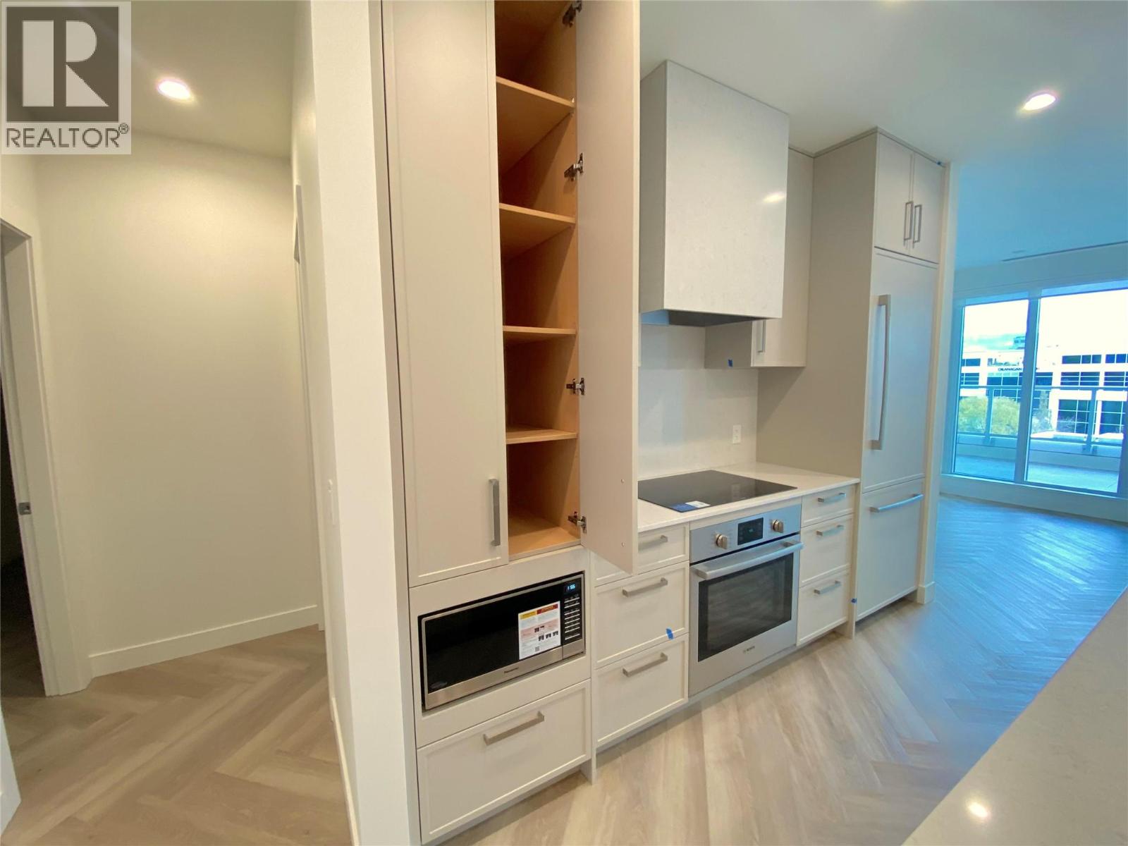 519 3340 Lakeshore Road, Kelowna