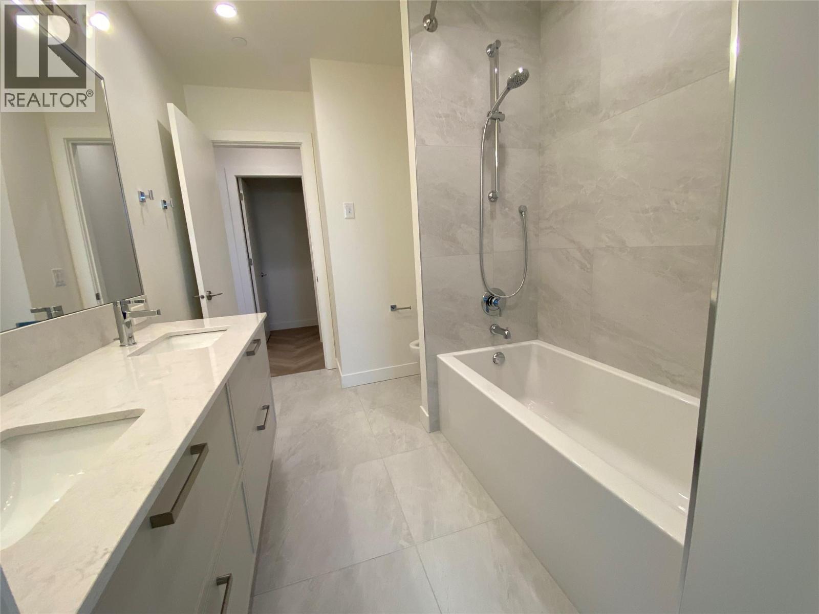 519 3340 Lakeshore Road, Kelowna