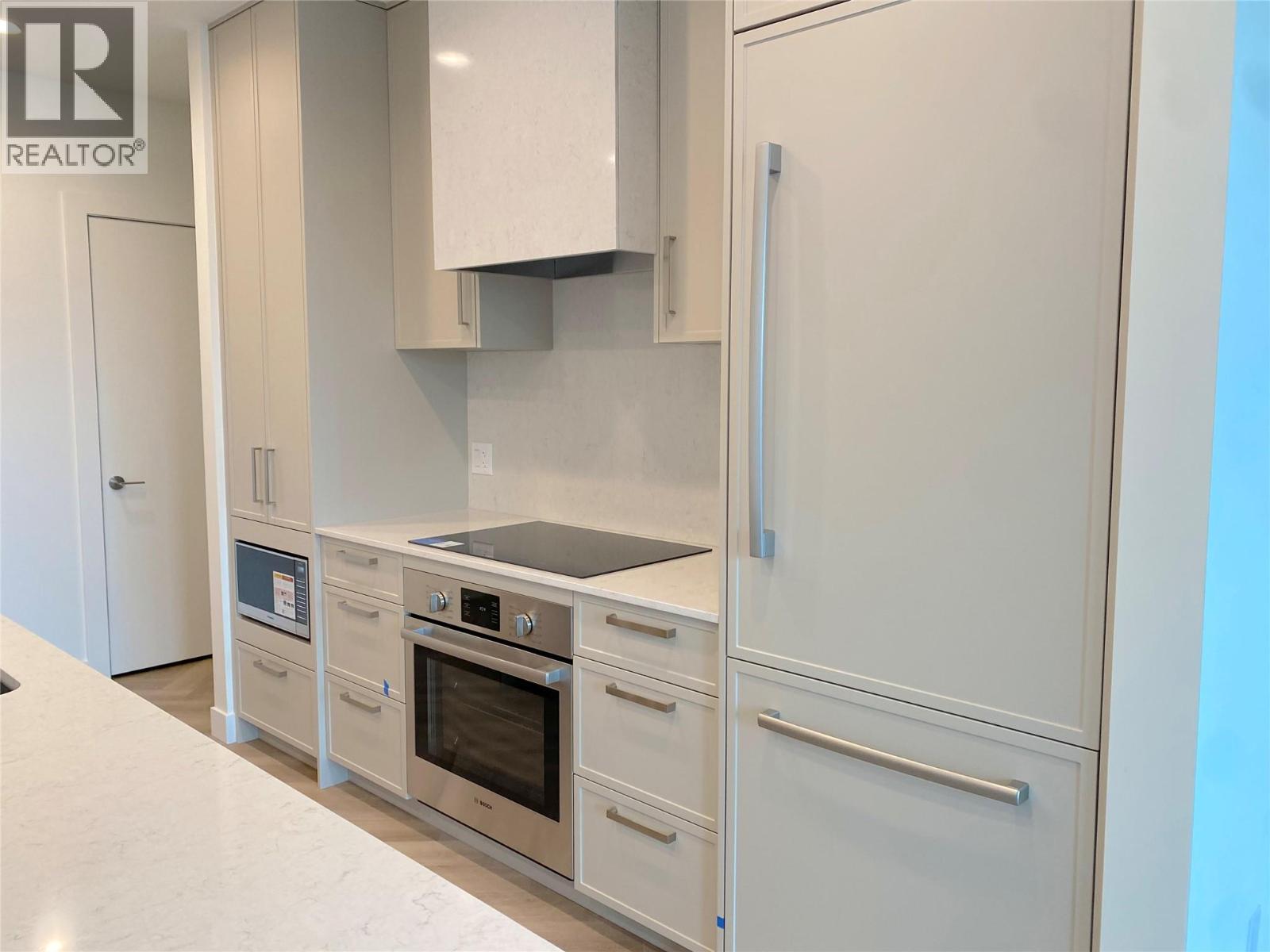 519 3340 Lakeshore Road, Kelowna