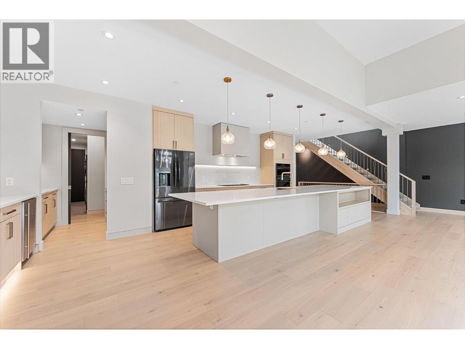  10313 Long Road, Lake Country