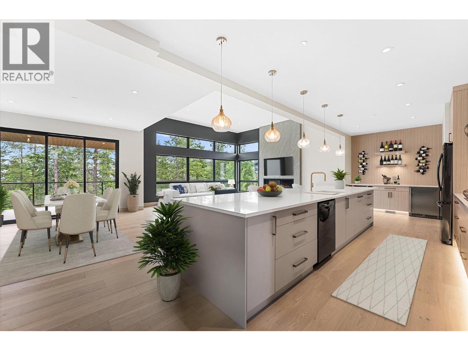  10313 Long Road, Lake Country