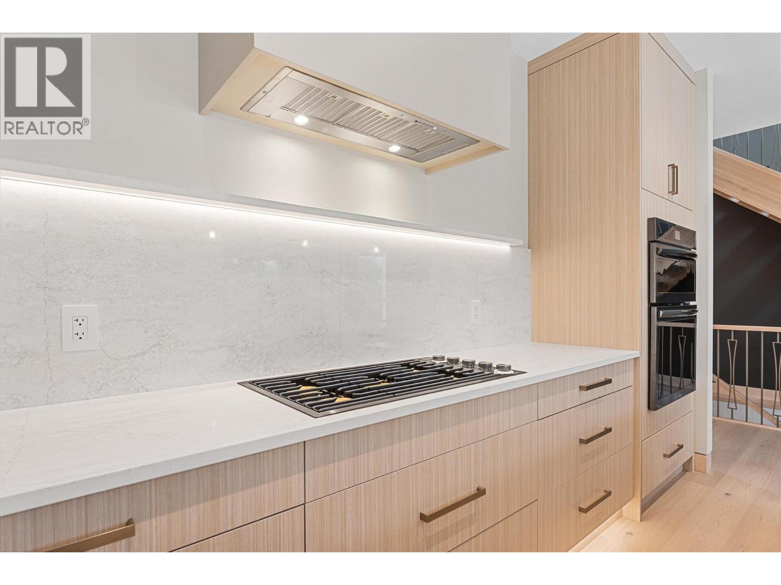  10313 Long Road, Lake Country