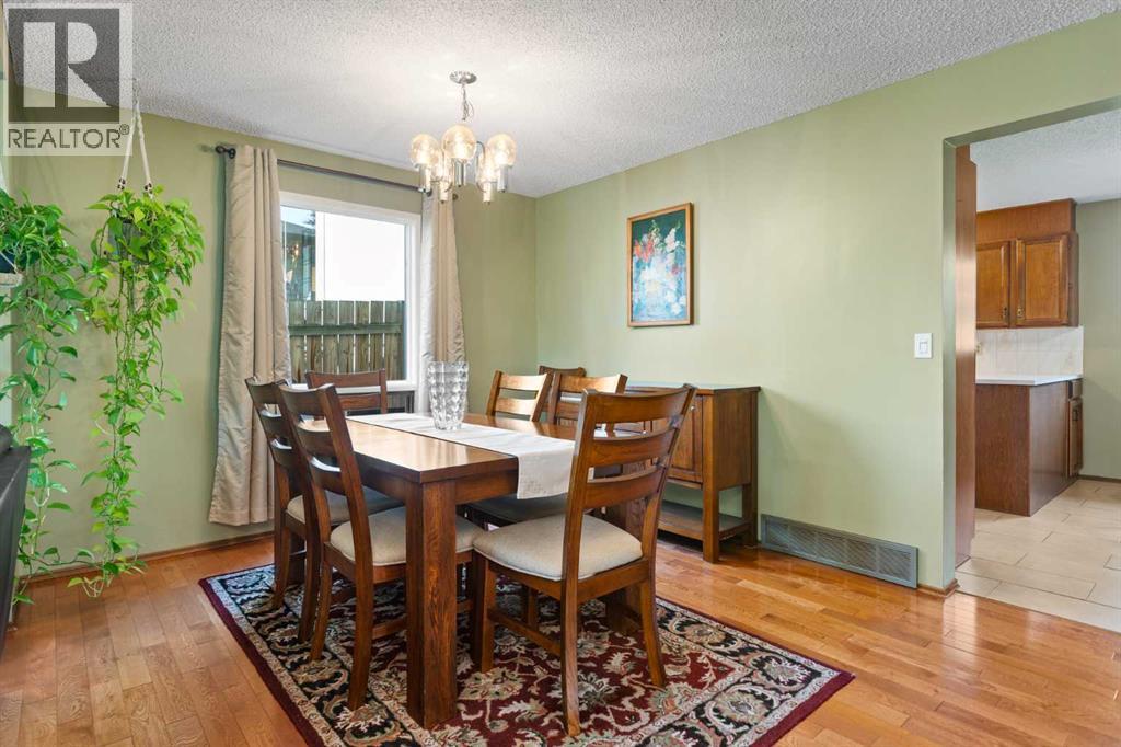 Single Family House for Sale in  Edgehill Rise NW Edgemont Calgary 