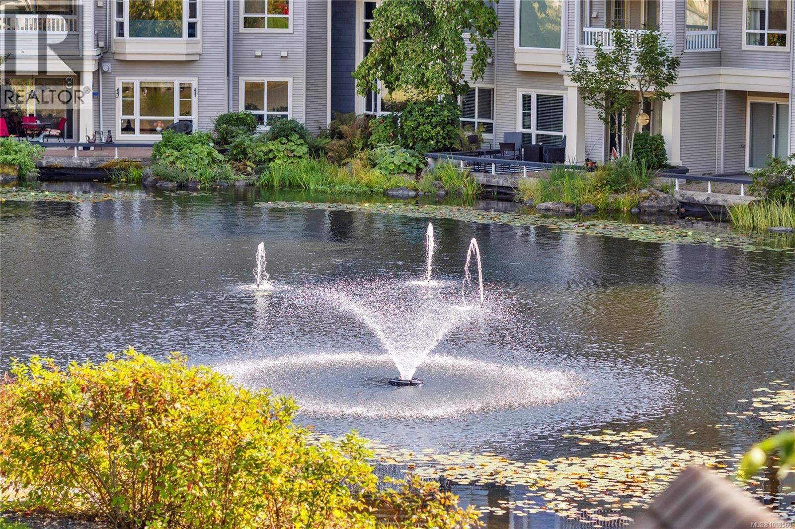 307 5620 Edgewater Lane, Nanaimo