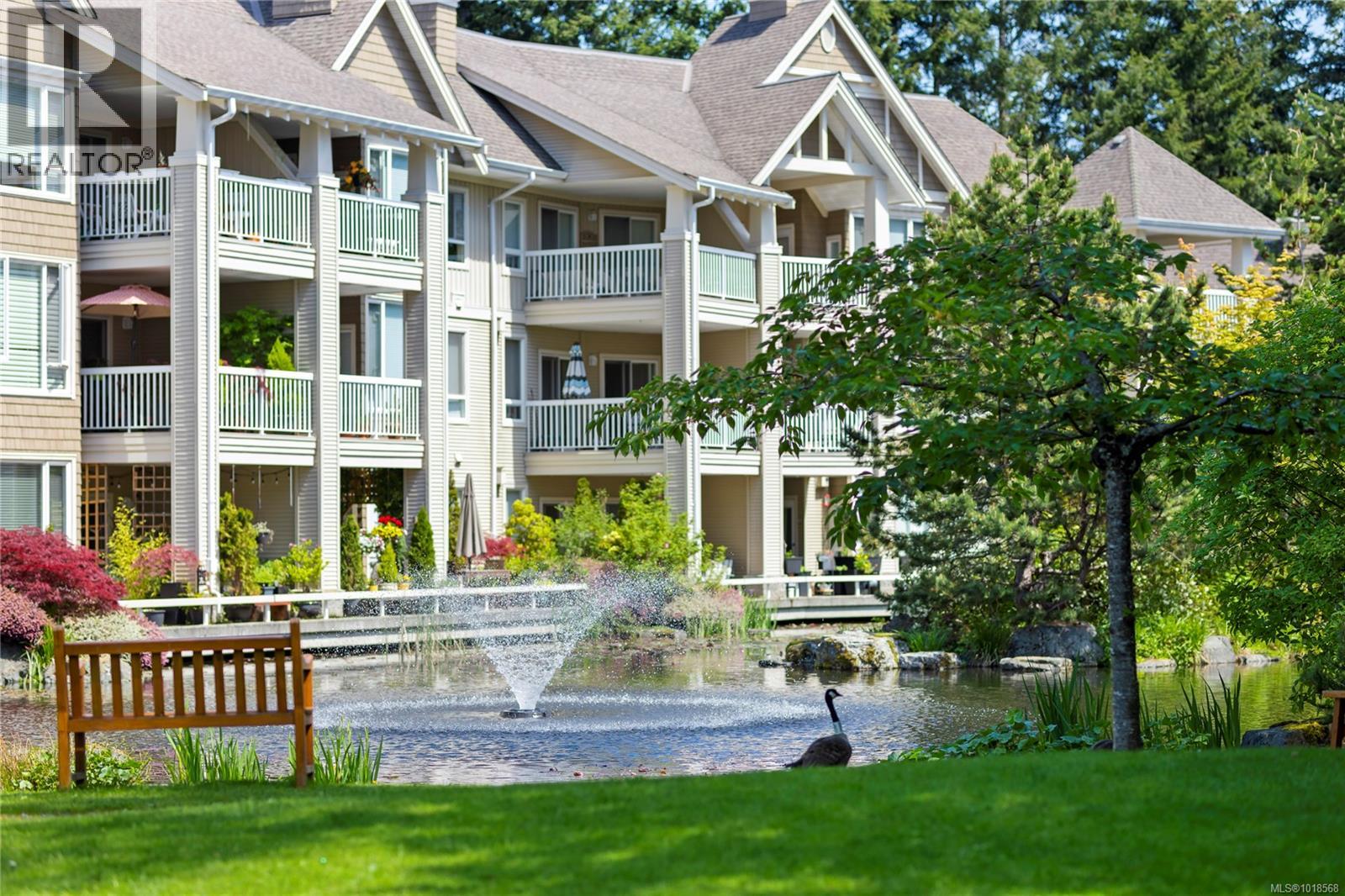 307 5620 Edgewater Lane, Nanaimo