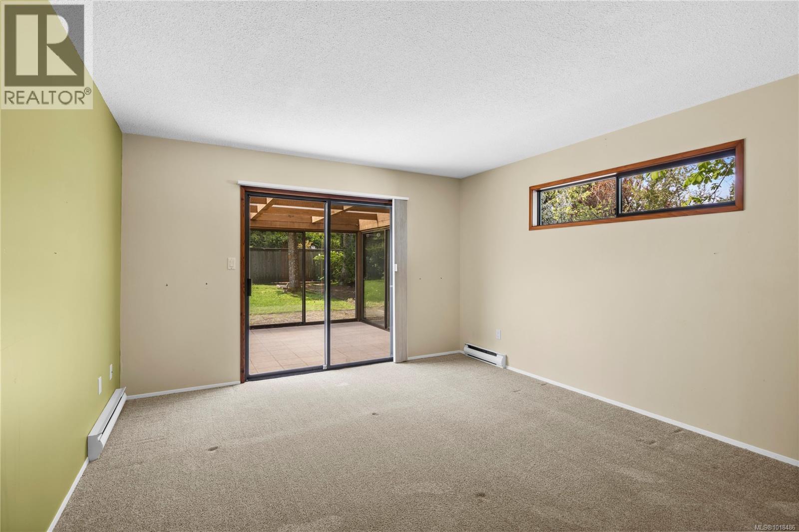 496 Crescent Rd W, Qualicum Beach