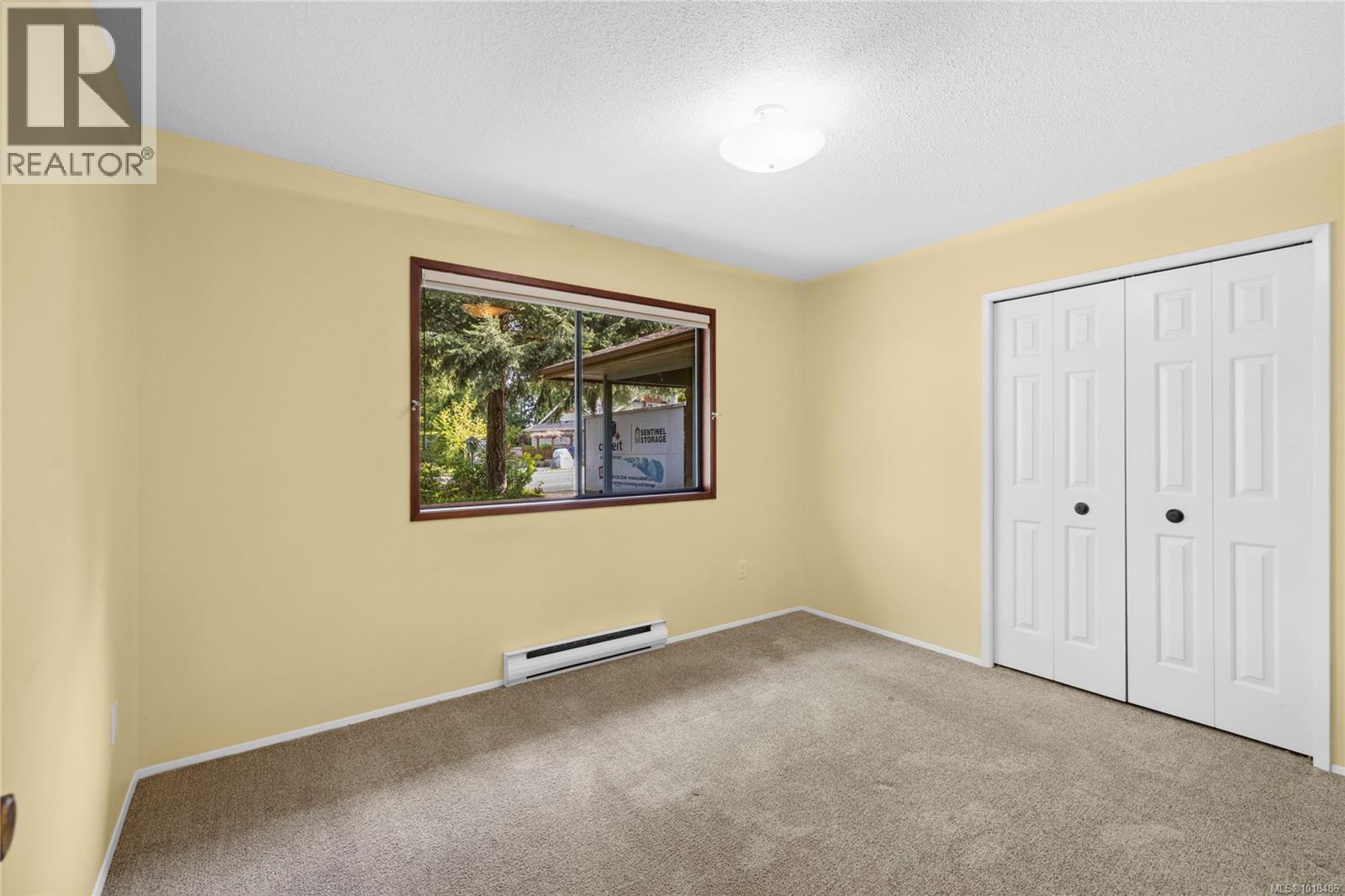 496 Crescent Rd W, Qualicum Beach