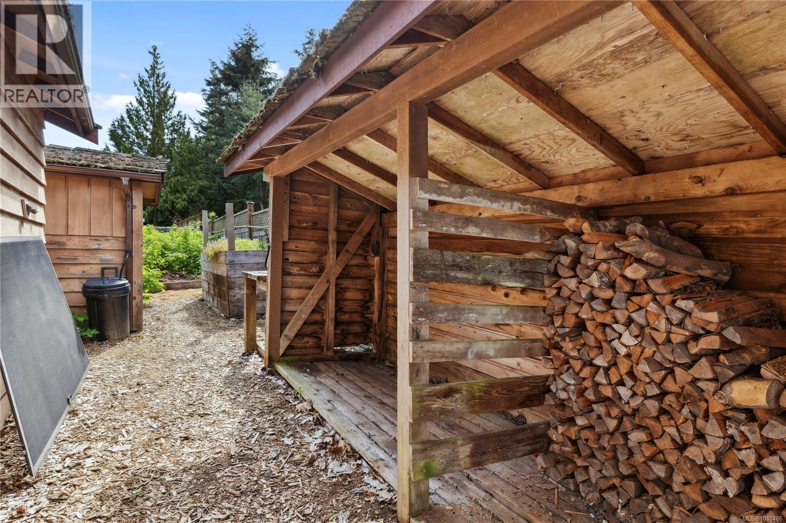 496 Crescent Rd W, Qualicum Beach