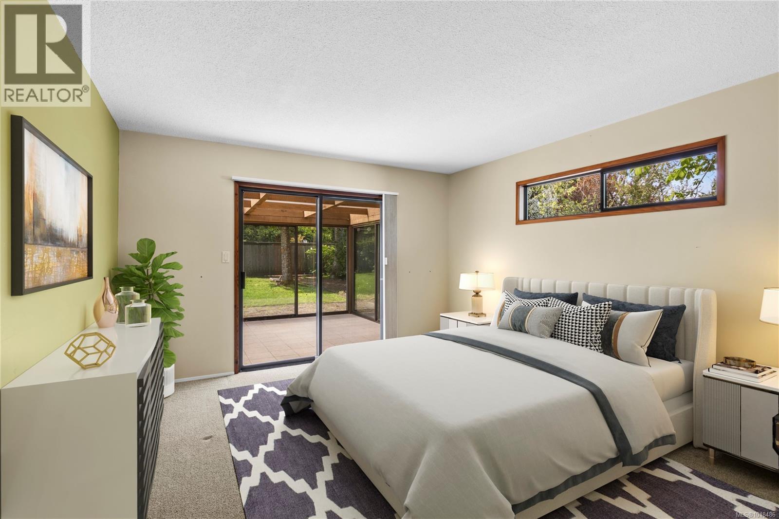 496 Crescent Rd W, Qualicum Beach