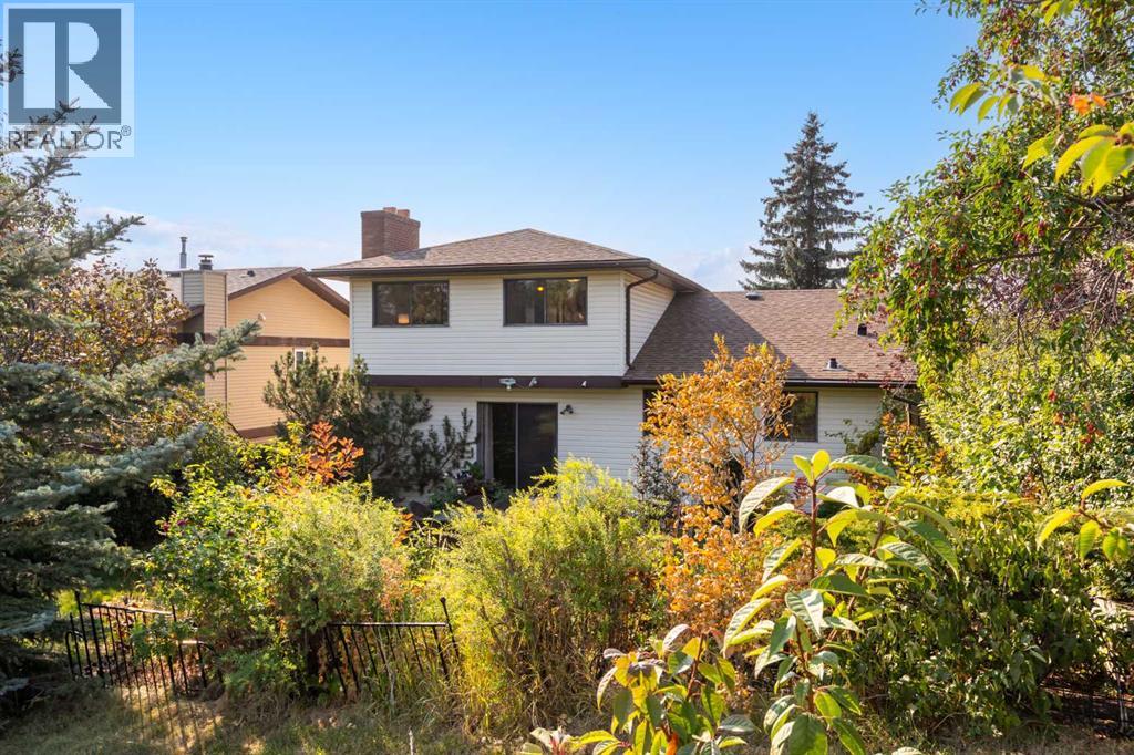 Single Family House for Sale in  Edgehill Rise NW Edgemont Calgary 