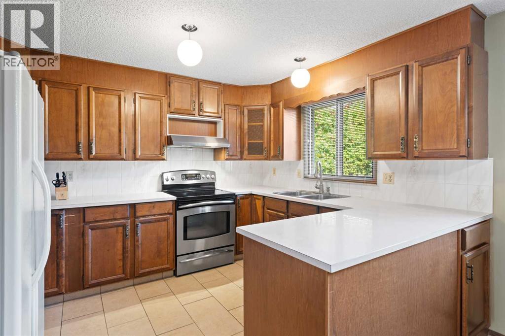 Single Family House for Sale in  Edgehill Rise NW Edgemont Calgary 