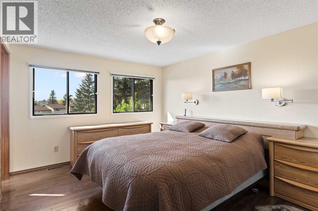 Single Family House for Sale in  Edgehill Rise NW Edgemont Calgary 