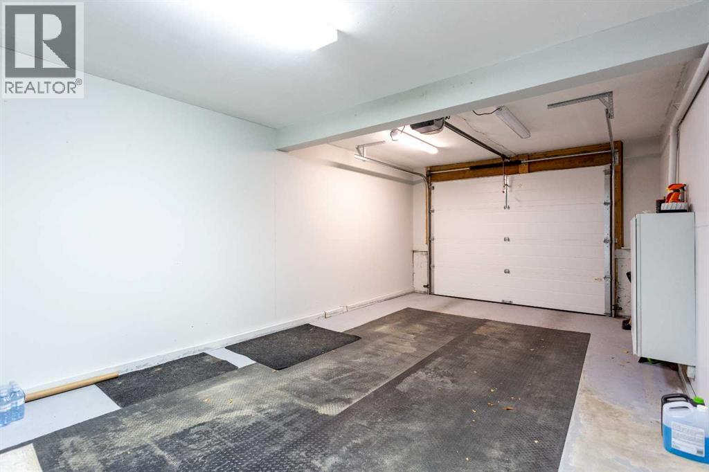 Single Family House for Sale in    Avenue SW Glamorgan Calgary 