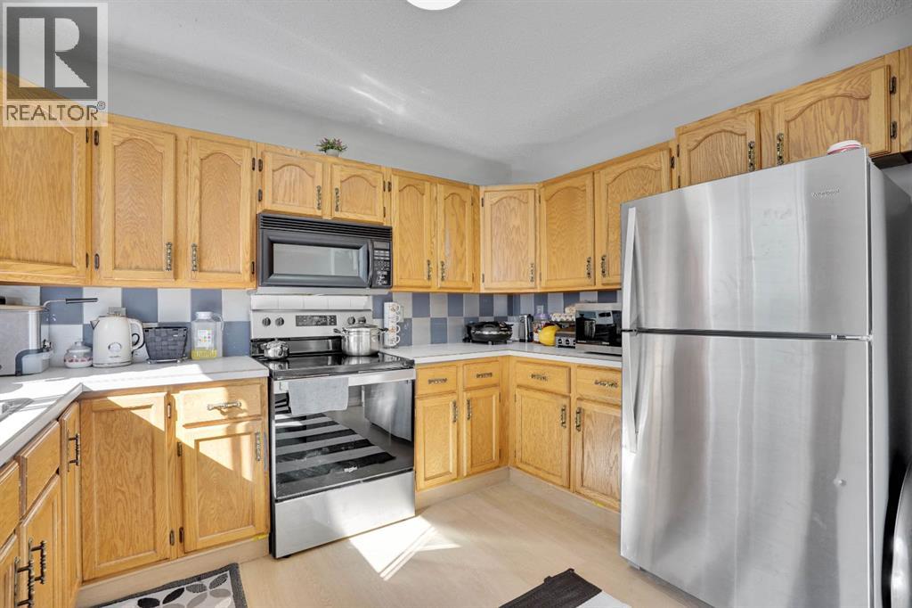 Single Family House Bi-level for Sale in  Ventura Road NE Vista Heights Calgary 