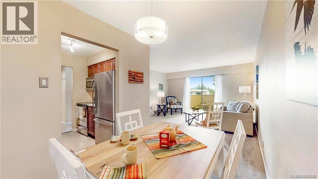 303 1597 Midgard Avenue, Saanich