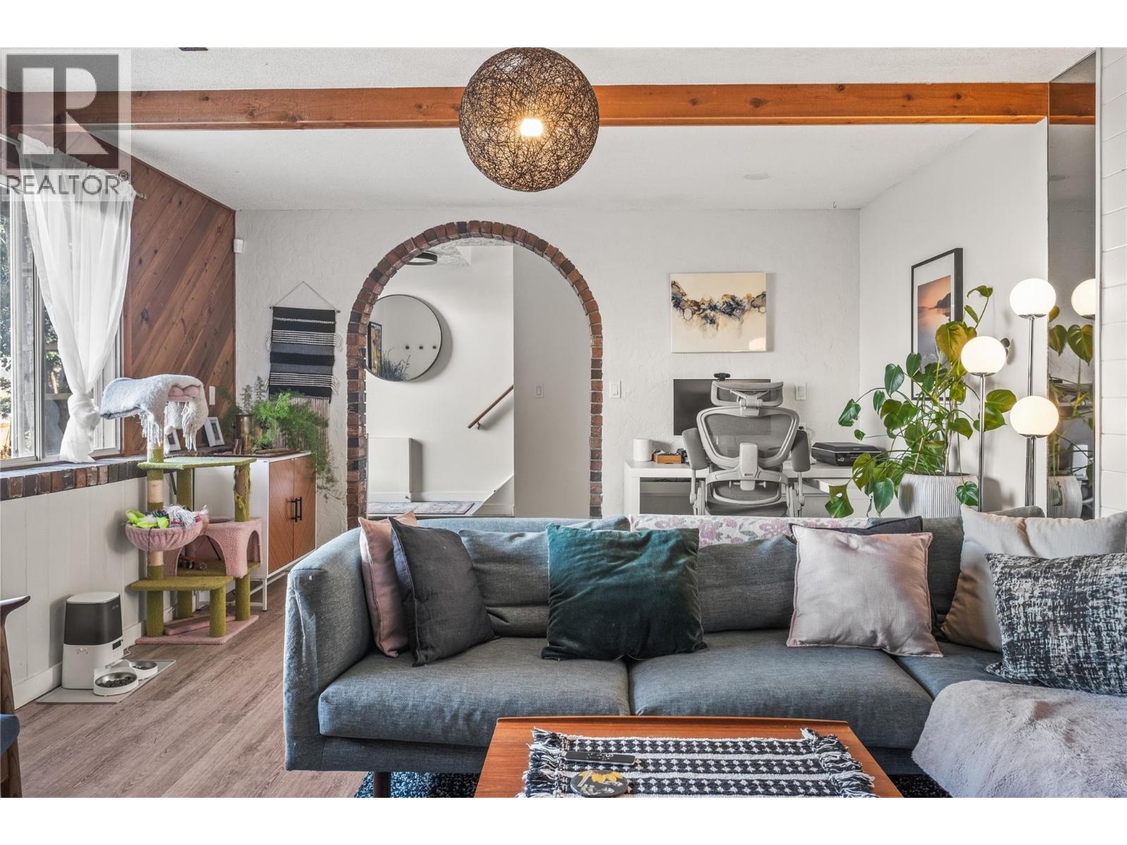  7089 Longacre Drive, Vernon