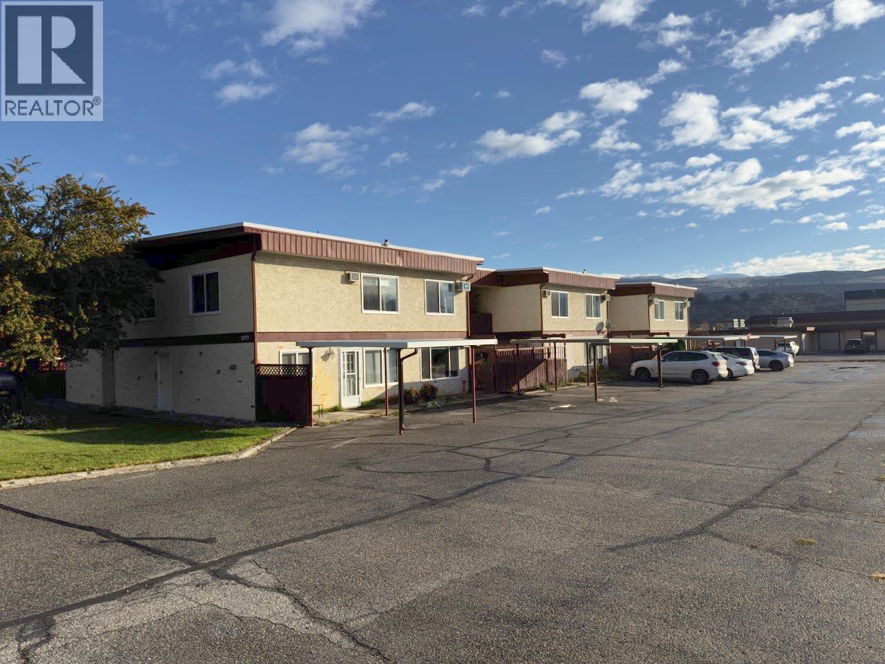 9 5877 MAIN Street, Oliver