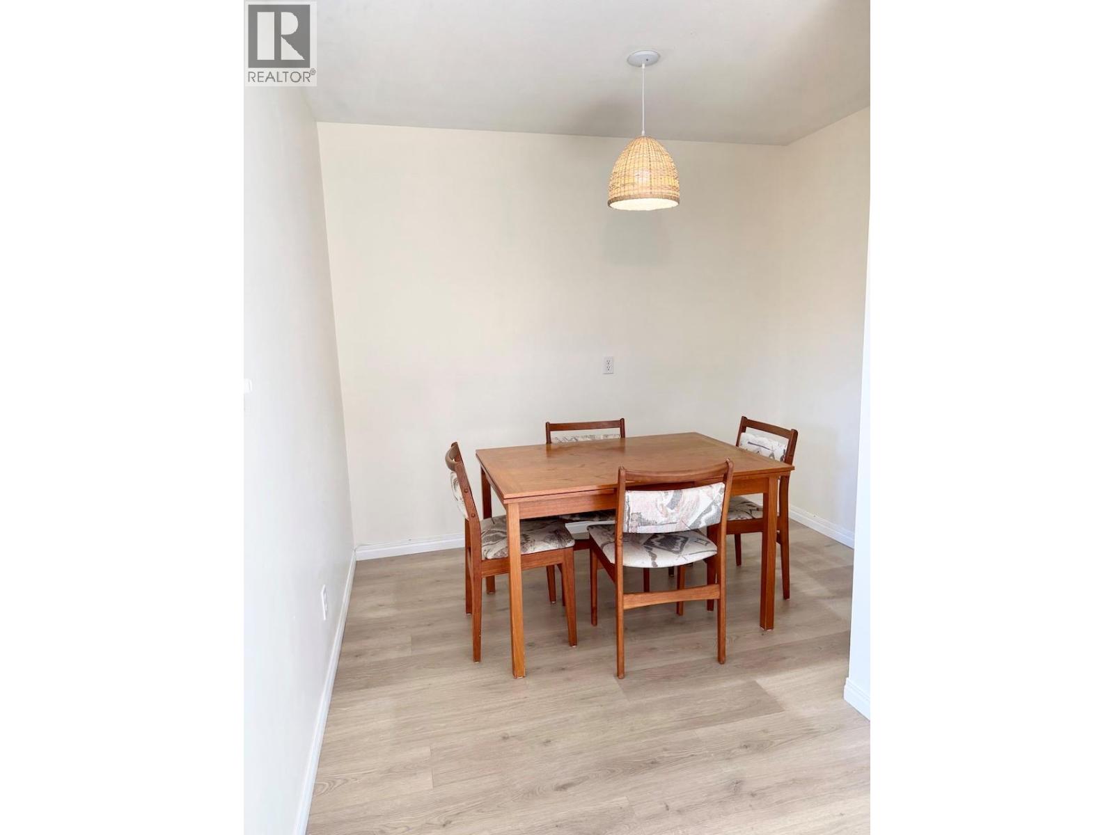 9 5877 MAIN Street, Oliver