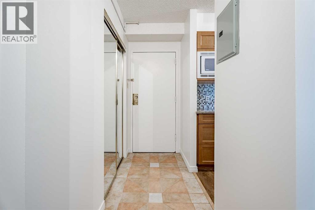 Single Family House for Sale in    Street NW Varsity Calgary 