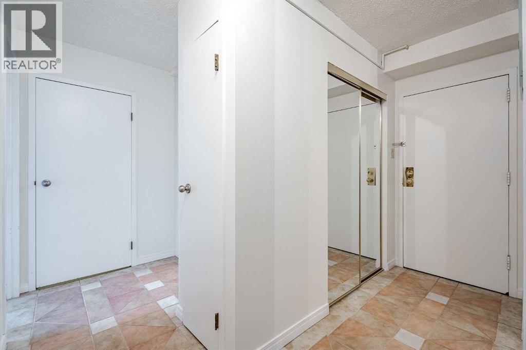 Single Family House for Sale in    Street NW Varsity Calgary 