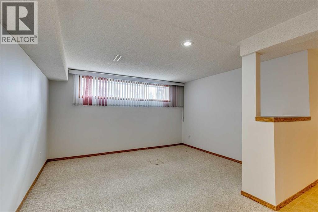 Multi-family House Bungalow for Sale in  &   Avenue NW Mount Pleasant Calgary 