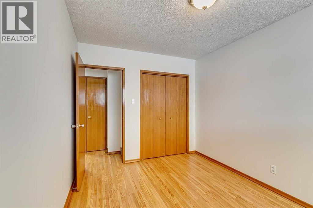 Multi-family House Bungalow for Sale in  &   Avenue NW Mount Pleasant Calgary 