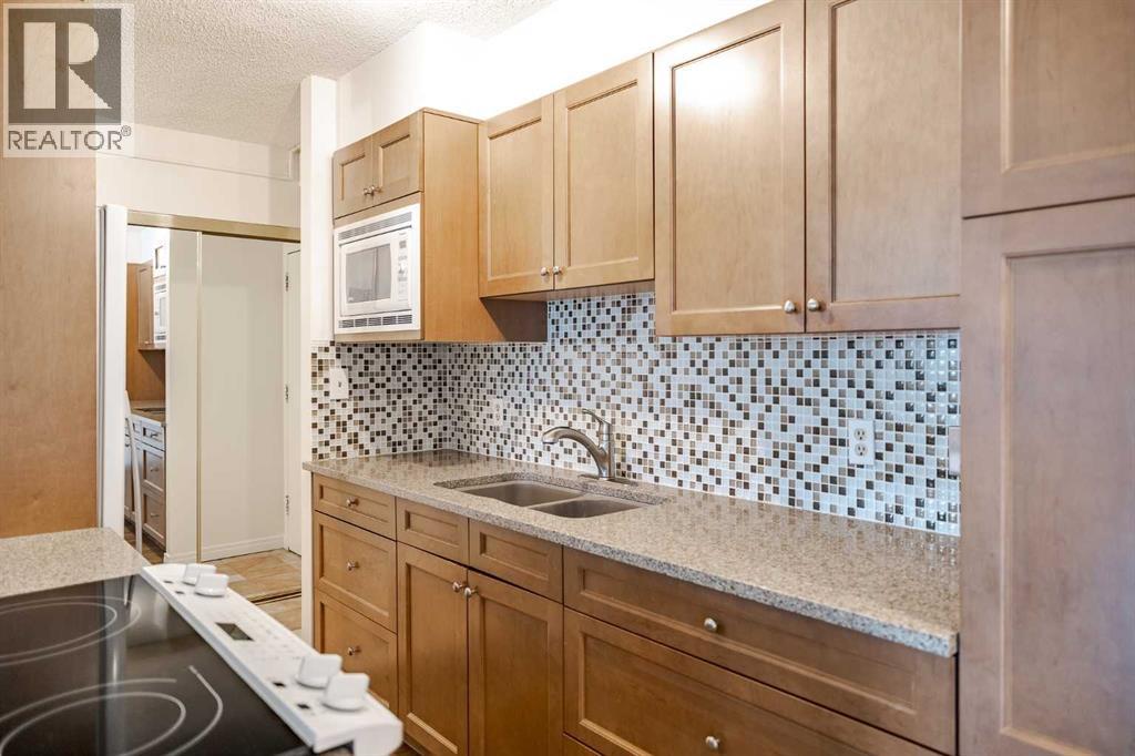 Single Family House for Sale in    Street NW Varsity Calgary 