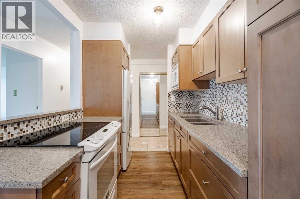 Single Family House for Sale in    Street NW Varsity Calgary 