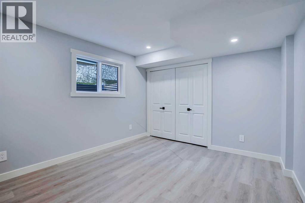 Single Family House for Sale in  Woodbriar Circle SW Woodbine Calgary 