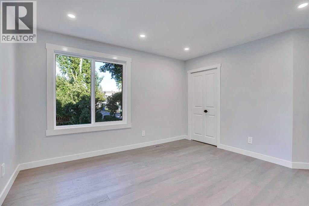 Single Family House for Sale in  Woodbriar Circle SW Woodbine Calgary 