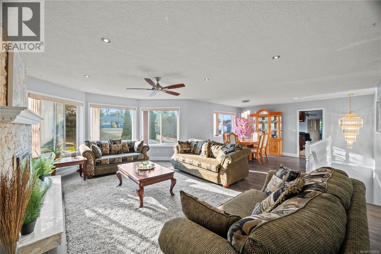 Single Family House Westcoast for Sale in  Viewmont Ave Saanich 